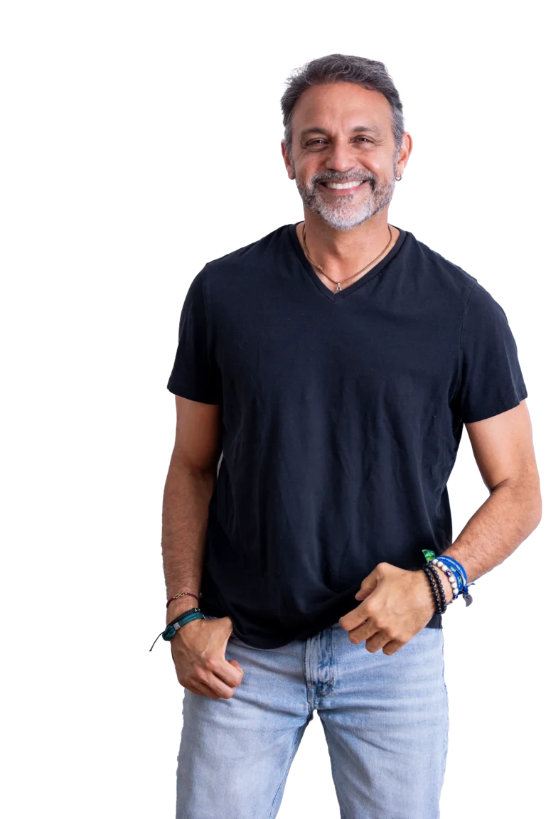 Alejandro Pérez Bolaños, guía de la comunidad espiritual online Constructores de un Nuevo Mundo.